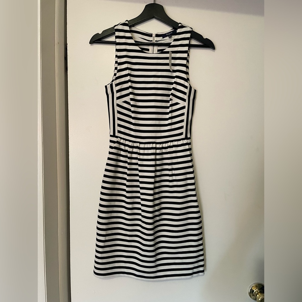 Madewell Afternoon Sleeveless Striped Dress Pockets Pleated